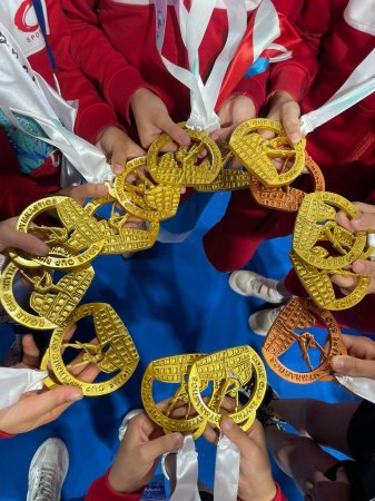 Azərbaycan gimnastları İtaliyada qızıl medallar qazandılar - FOTOLAR